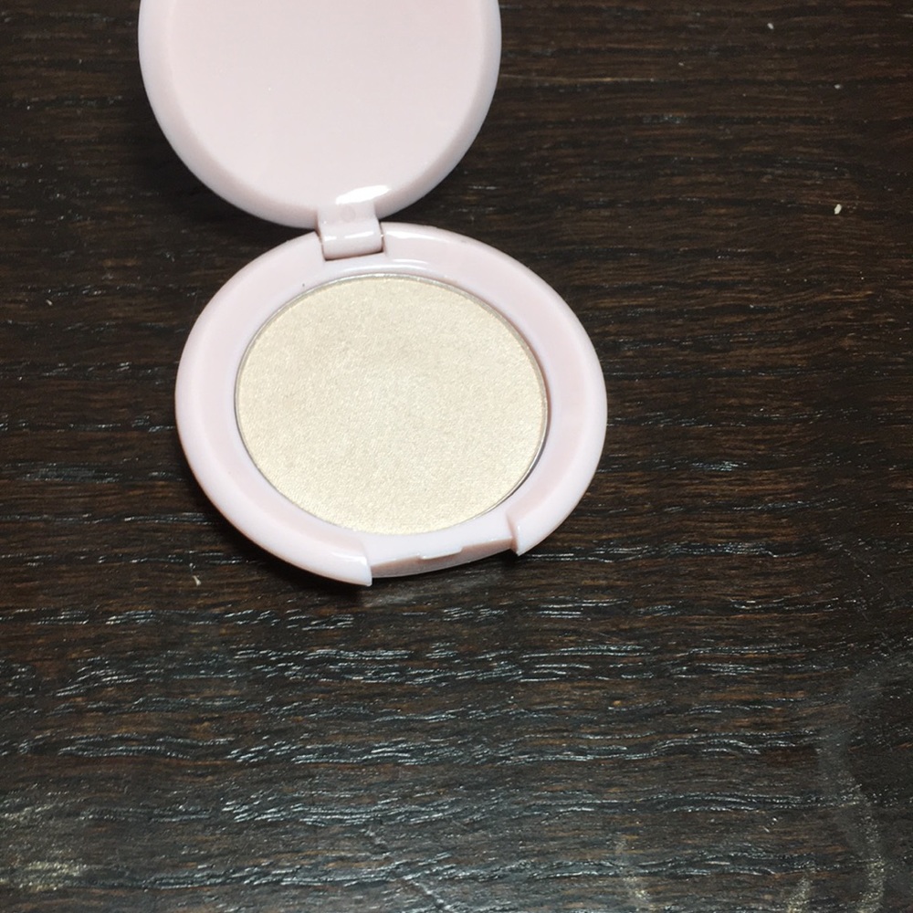 Radiant glow highlighter